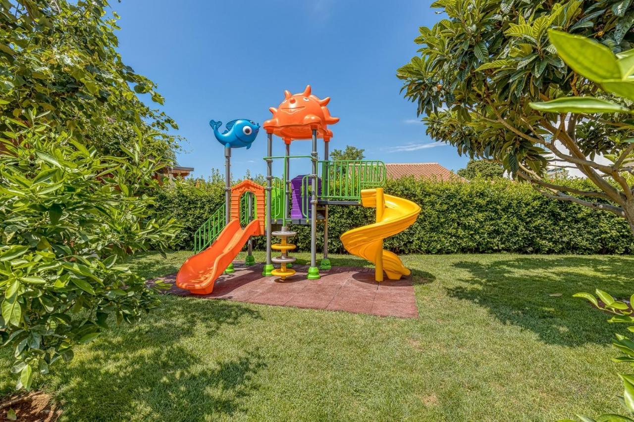 Apartment Complex Irena With Pool Porec Exterior photo