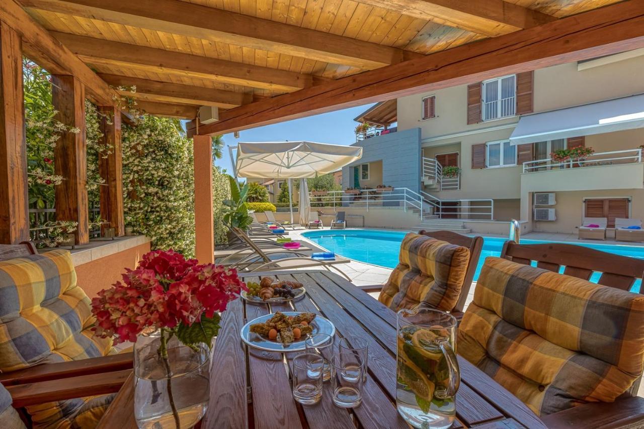 Apartment Complex Irena With Pool Porec Exterior photo